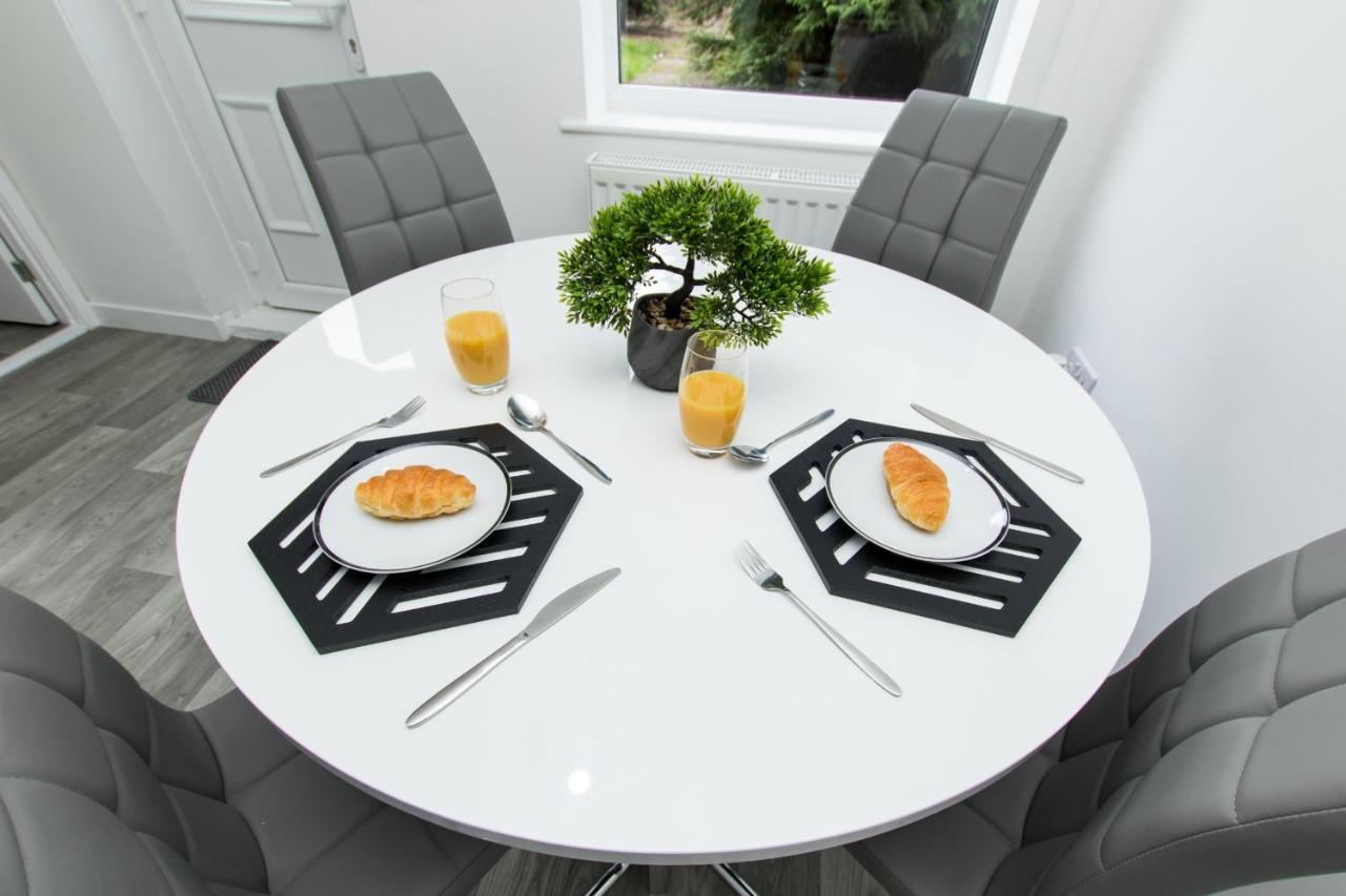 K - Ely Road Holiday home *